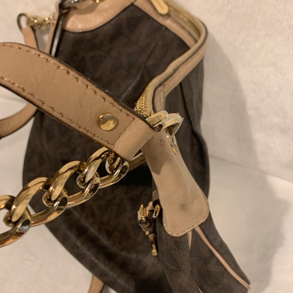 Michael Kors purse with handle and shoulder strap - Picture 4 of 12